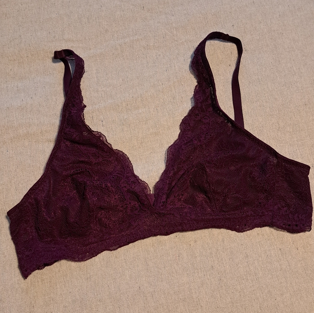 Luxurious Lace Bralette in Rich Burgundy